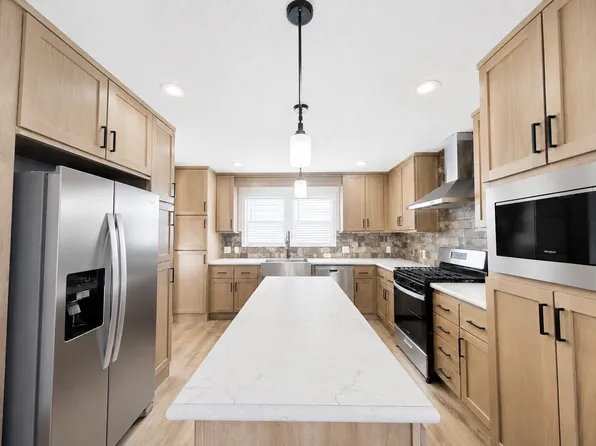22562 S Remington Dr #190, Channahon, IL 60410