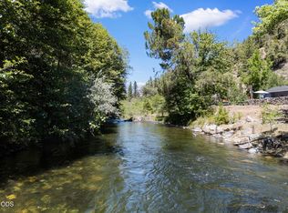 3550 Upper Applegate Rd, Jacksonville, OR 97530