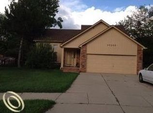 35286 Wright Cir, Sterling Heights, MI 48310