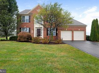 6079 Mountain View Dr, Chambersburg, PA 17202