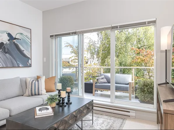 1550 Church Ave #216, Saanich, BC V8P 2H1
