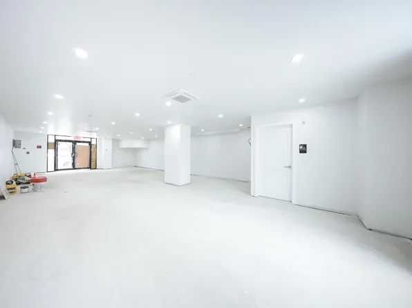 165-20 Sanford Avenue image 24 of 50