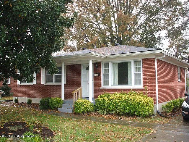 1924 White Oak Ln photo 1