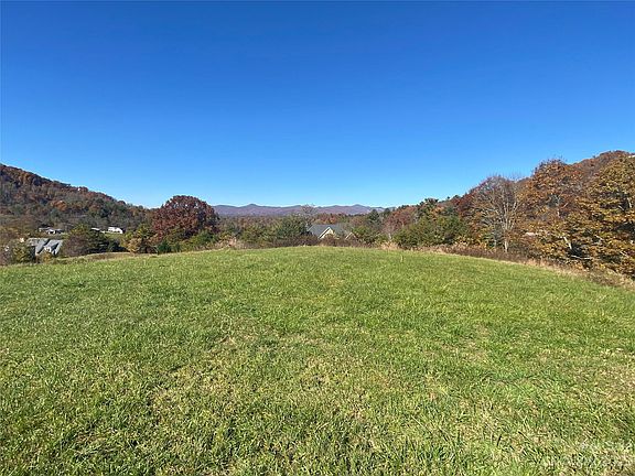 3rd image of 285 Seven Glens Dr