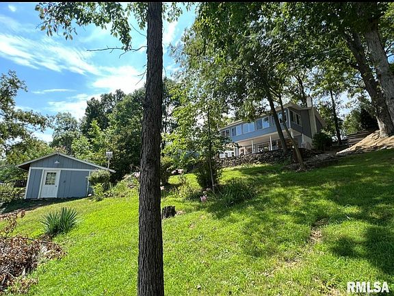 3rd image of 275 Lake Shore Dr S
