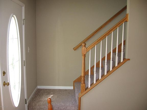 4th image of 1487 Scott St