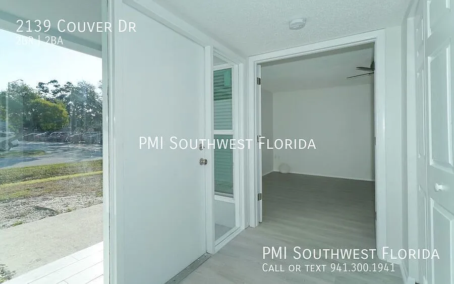 Remodeled 2BR/2BA Duplex 1 Mile to Siesta Key Pet Friendly Move-In Ready — Photo 4