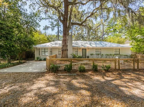 209 Maple St, Saint Simons Island, GA 31522