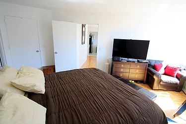 Rented by Nest Seekers International