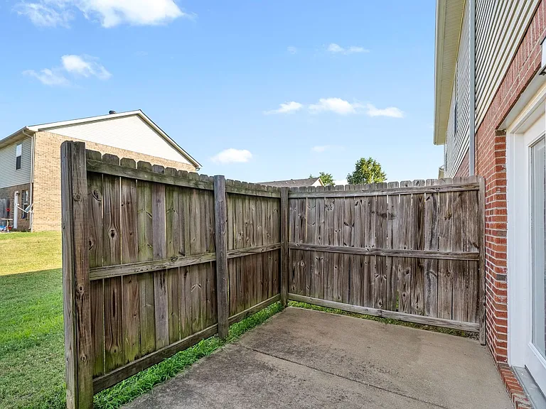 2 Bedroom Pet Friendly Townhome For Rent in Sango! — Photo 19