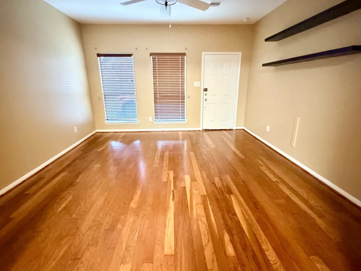 2201 Naomi St — Photo 1