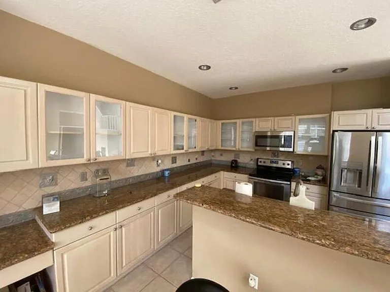 7705 Thornlee Dr — Photo 4