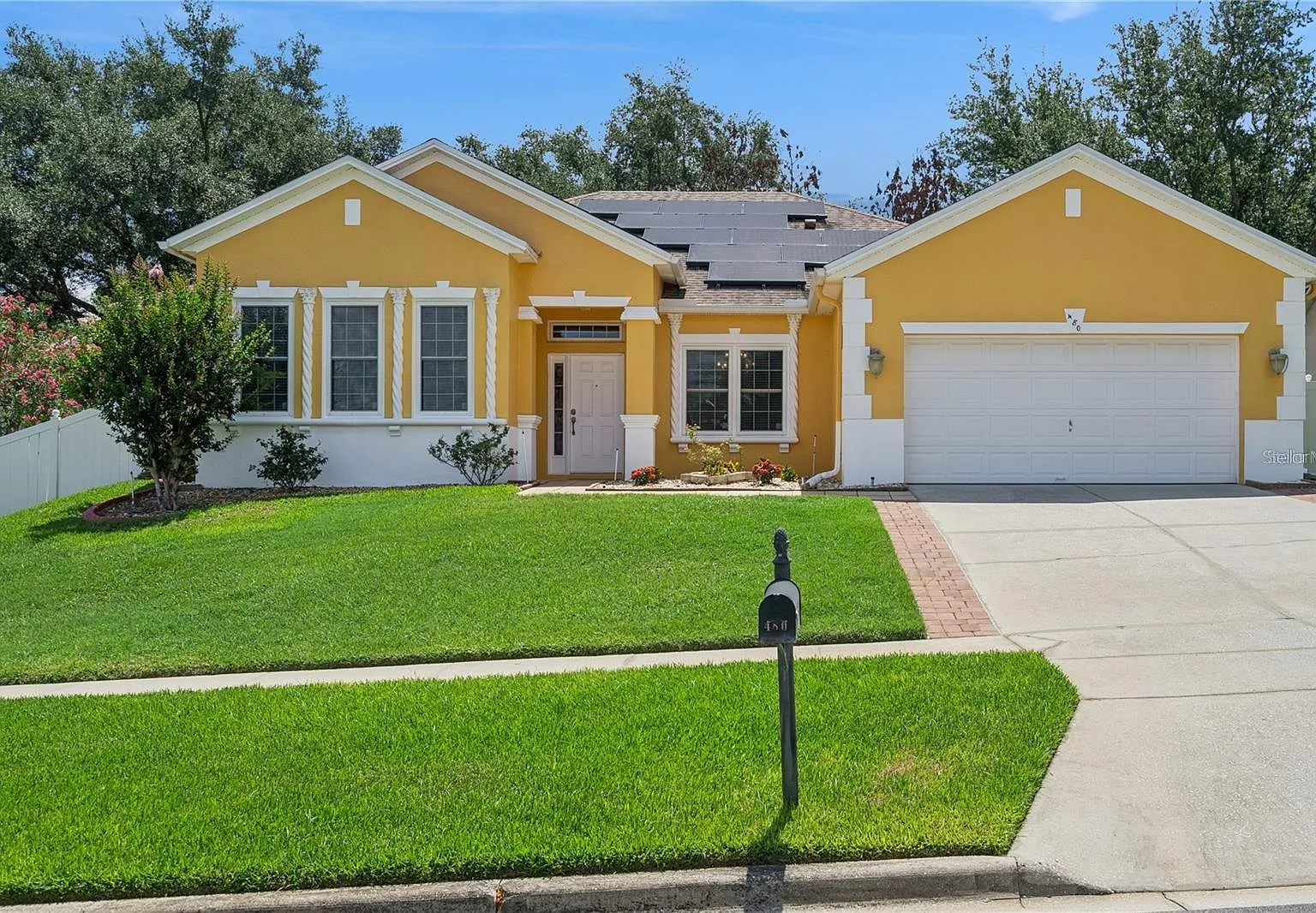 4 bed, 3.0 bath, 2465 sqft, $3,000 — Photo 1