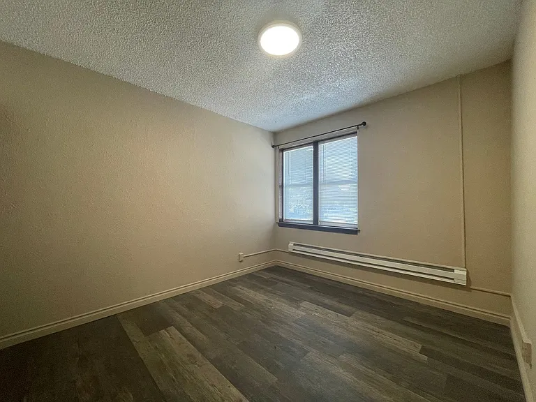 916 W Augusta Ave — Photo 6