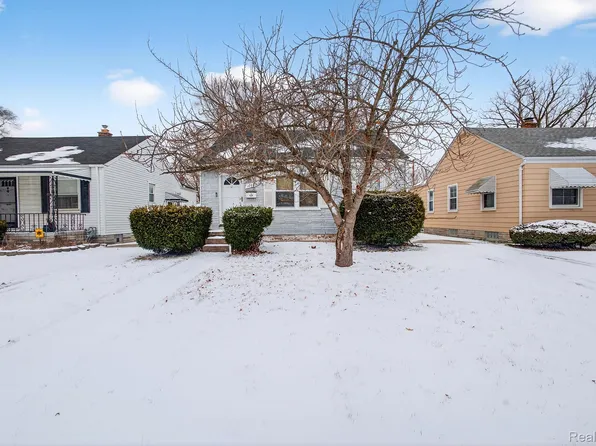 18827 Woodside St, Harper Woods, MI 48225