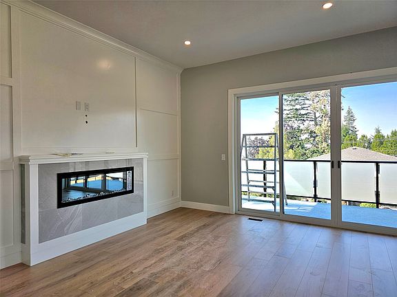 2nd image of 757 Barnaby Rd #3