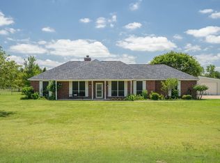 697 Meadowview Cir, Van Alstyne, TX 75495