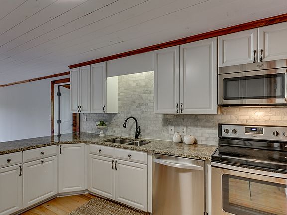4th image of 15550 Beacon Point Dr