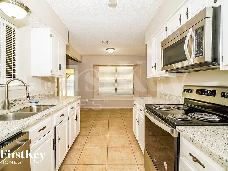 1702 Jay Schellman St — Photo 7