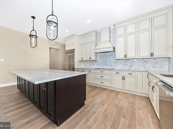 4th image of 10100 Pendry Pl