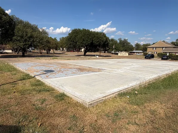 208 E Rusk St, Mexia, TX 76667