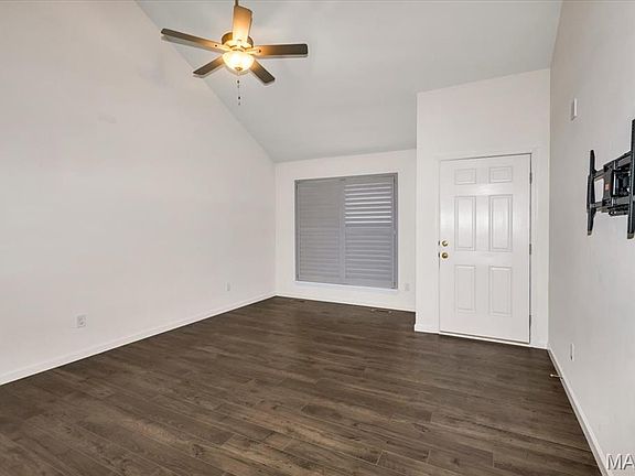 5th image of 5326 Lakepath Way