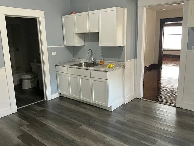 945 E 77th St #1 — Photo 7