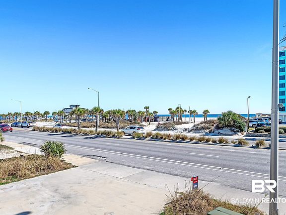 4th image of 328 W Beach Blvd