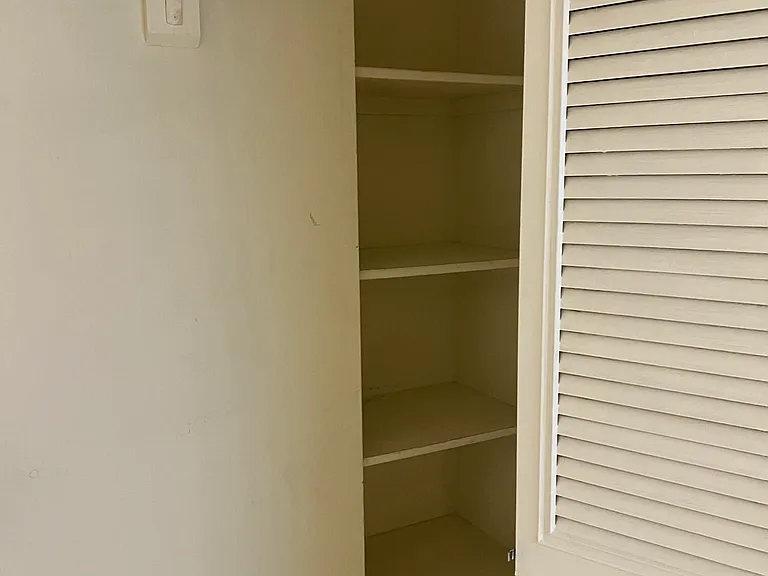 5220 Las Verdes Cir #101 — Photo 22