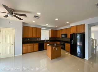 1042 Windsong Dr, Tracy, CA 95377