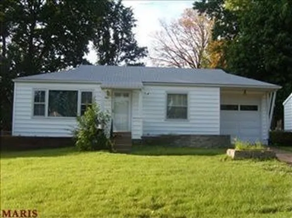 1201 Ashford Dr, Saint Louis, MO 63137