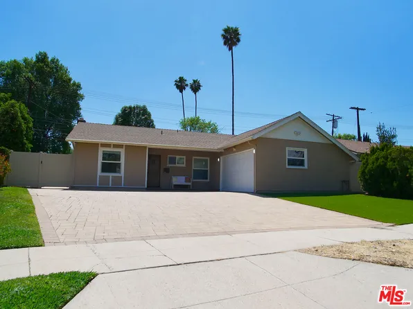 23006 Hartland St, West Hills, CA 91307