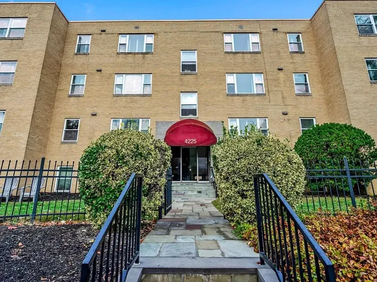 4225 N Henderson Rd #204 — Photo 31