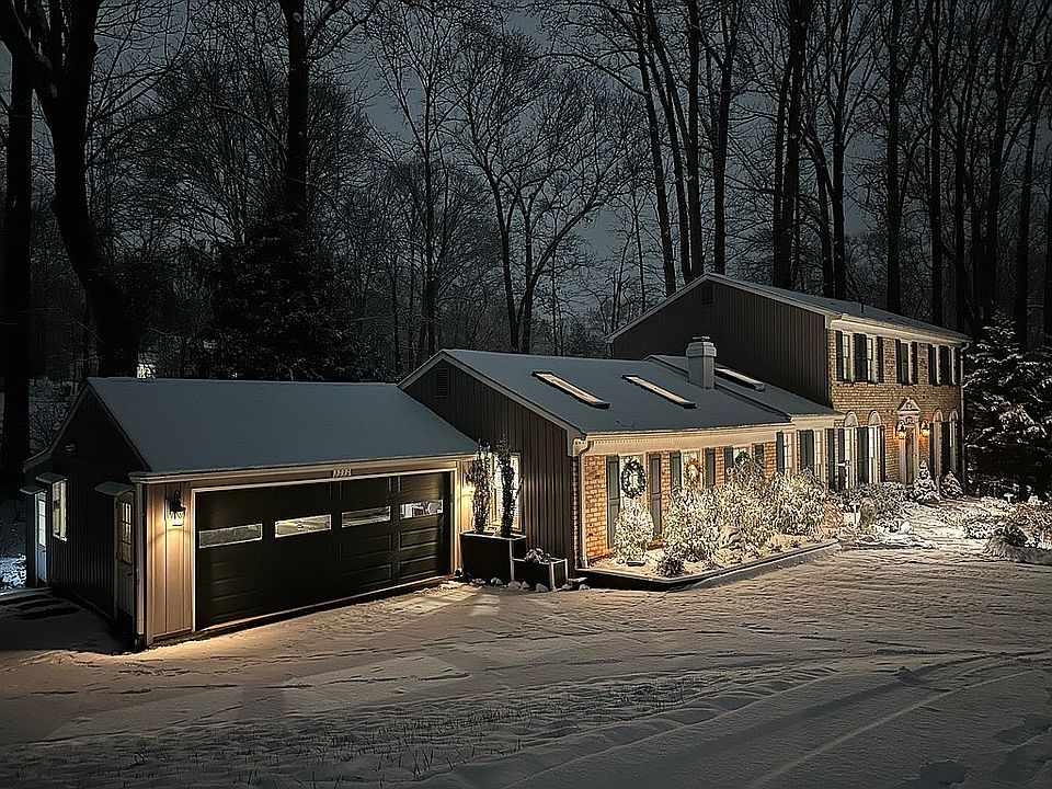 2nd image of 3272 Fox Mill Rd
