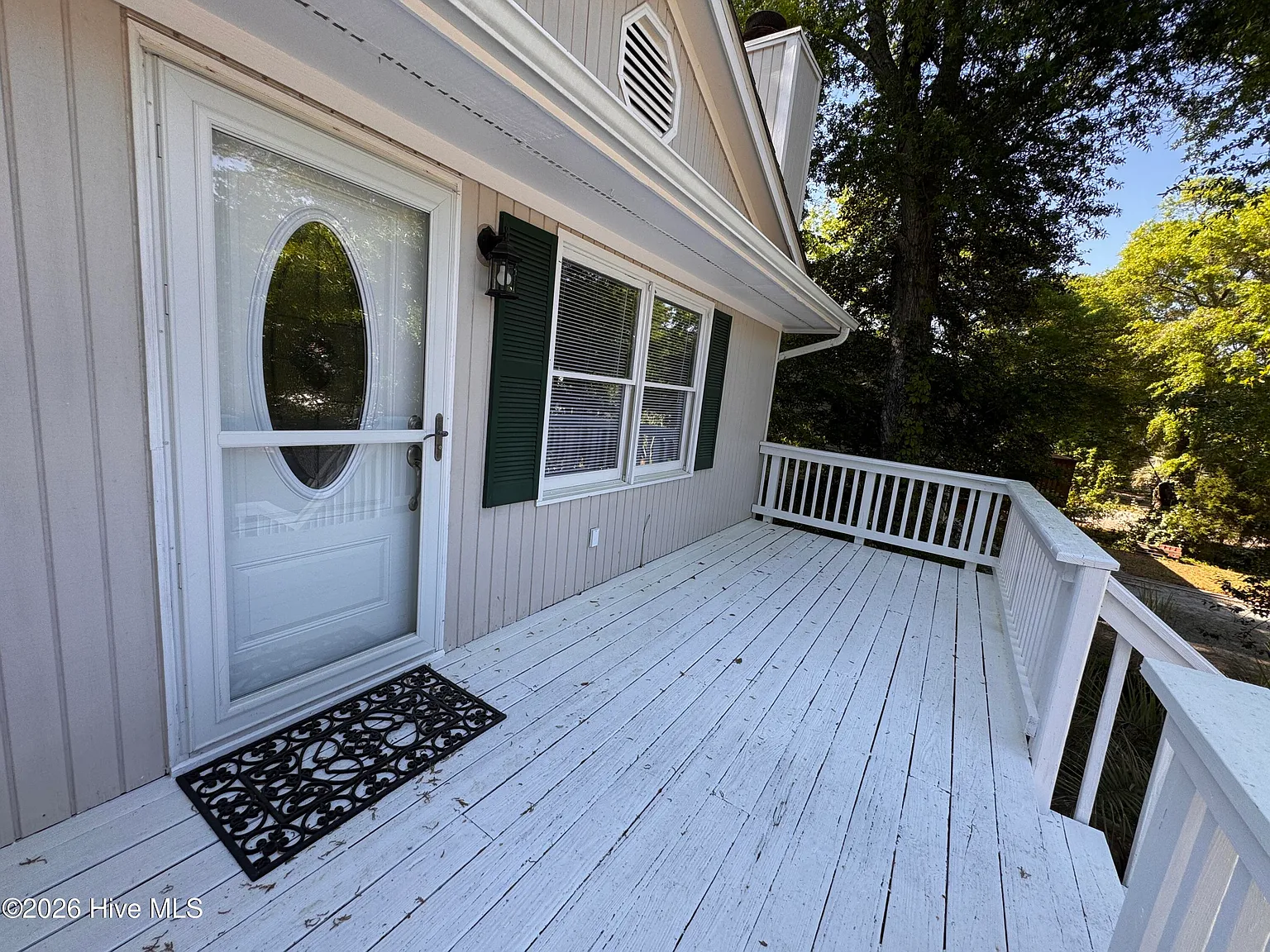 3 bed, 2.0 bath, $2,500 — Photo 2