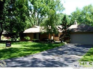 4222 Butternut Hill Dr, Troy, MI