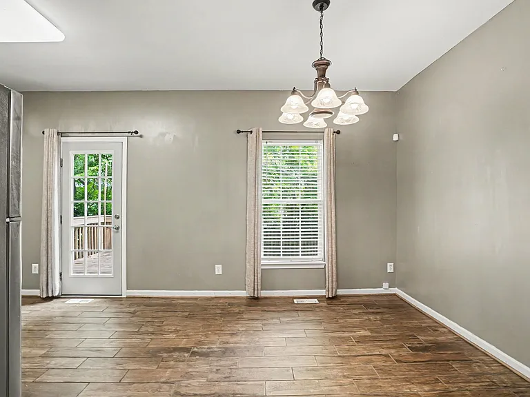 686 Huffine Manor Cir — Photo 3