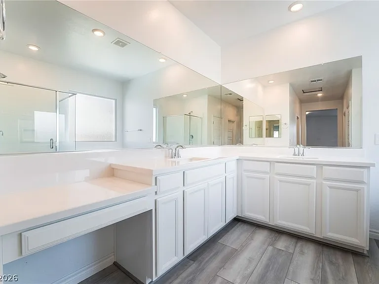 3952 Henny Ave — Photo 37