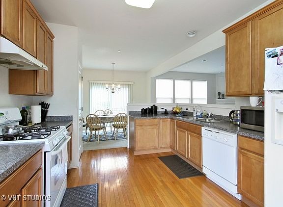 2nd image of 1496 Yellowstone Dr