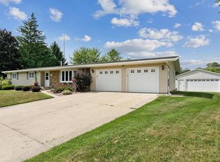 215 Mack Ct, BRILLION, WI 54110