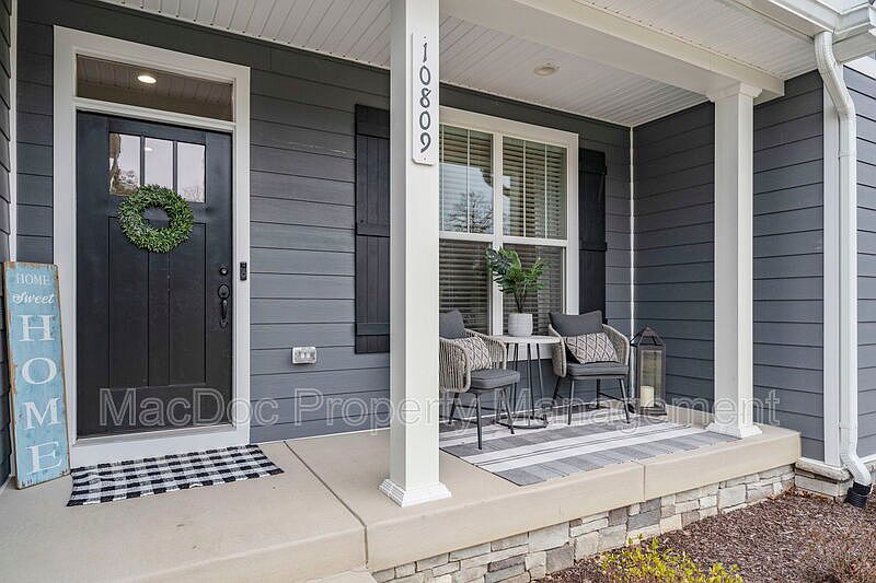 1st image of 10809 Chatham Ridge Way