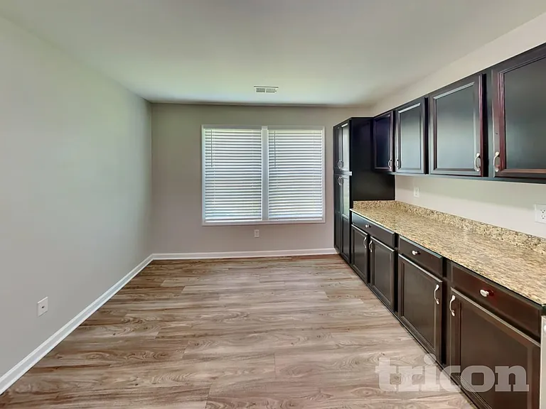 1204 Green Turf Ln — Photo 6