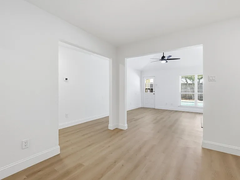 1140 W Hills Ter — Photo 11