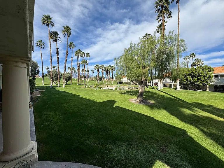289 Vista Royale Cir W — Photo 9