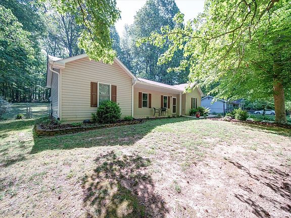 4th image of 145 Woodview Dr