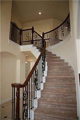 3rd image of 2518 Cezanne Cir