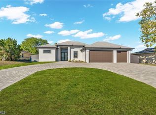 118 NW 2nd Ave, Cape Coral, FL 33993
