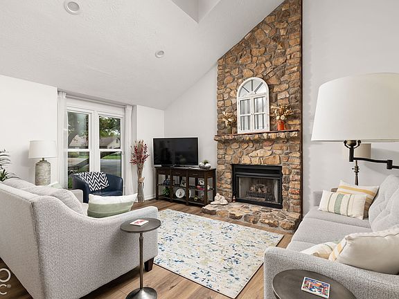 5th image of 2211 Van Ness Pl