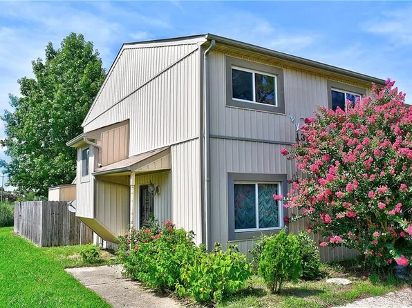 1315 Sierra Dr, Virginia Beach, VA 23453