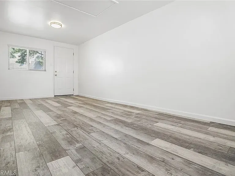 1500 Voorhees Ave — Photo 46